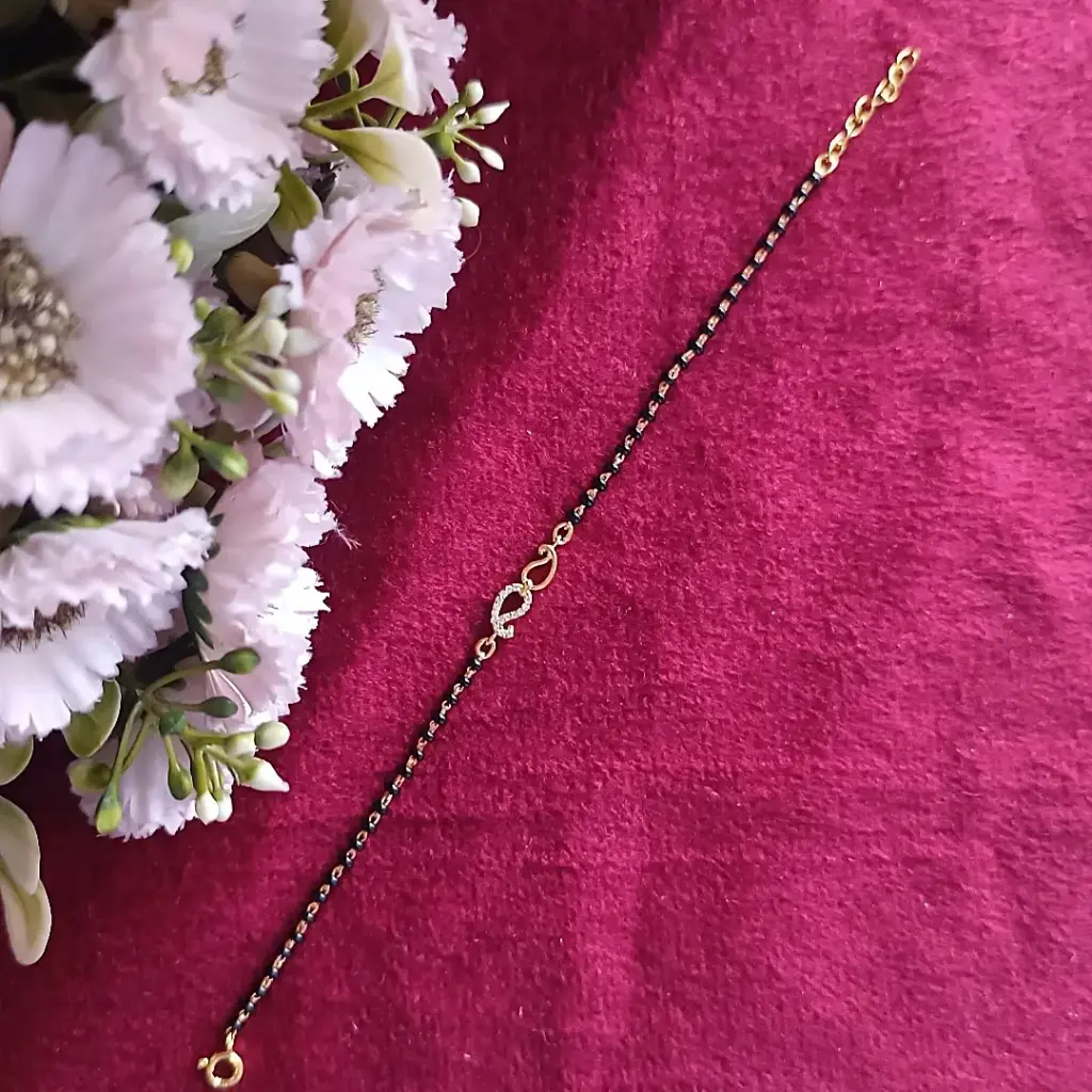 Leaf Shape Hand Mangalsutra