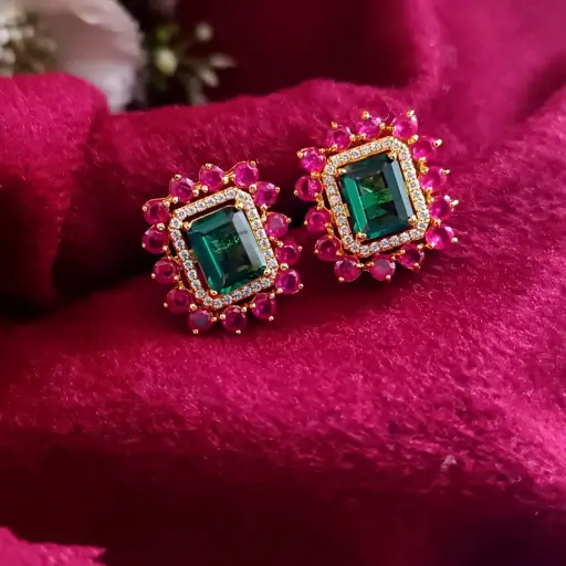[NEMI425] Crimson Emerald Earrings