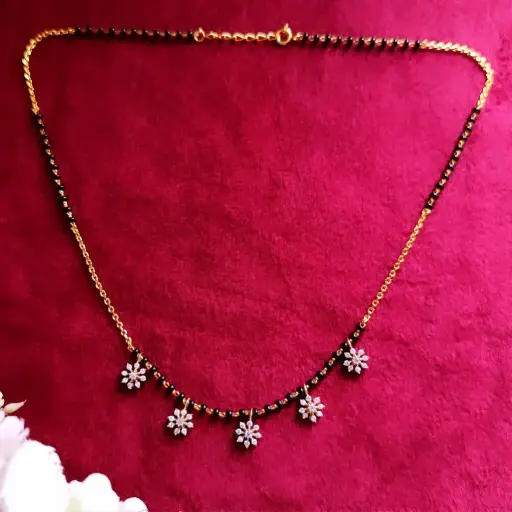 [NEMI410] Daisy Charm Mangalsutra