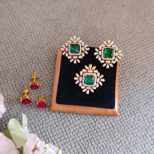 Radiant Square Set