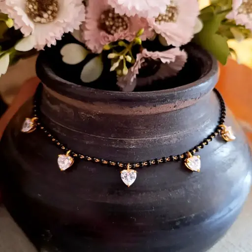 [NEMI370] Anika's Embrace Mangalsutra