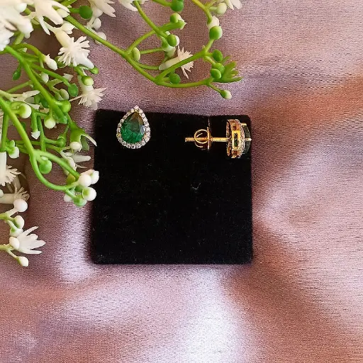 Verdant Glimmer Earrings